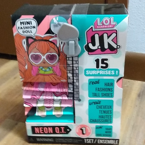 L.O.L. Surprise! Toys Lol Surprise Jk Neon Qt Mini Fashion Doll W 5